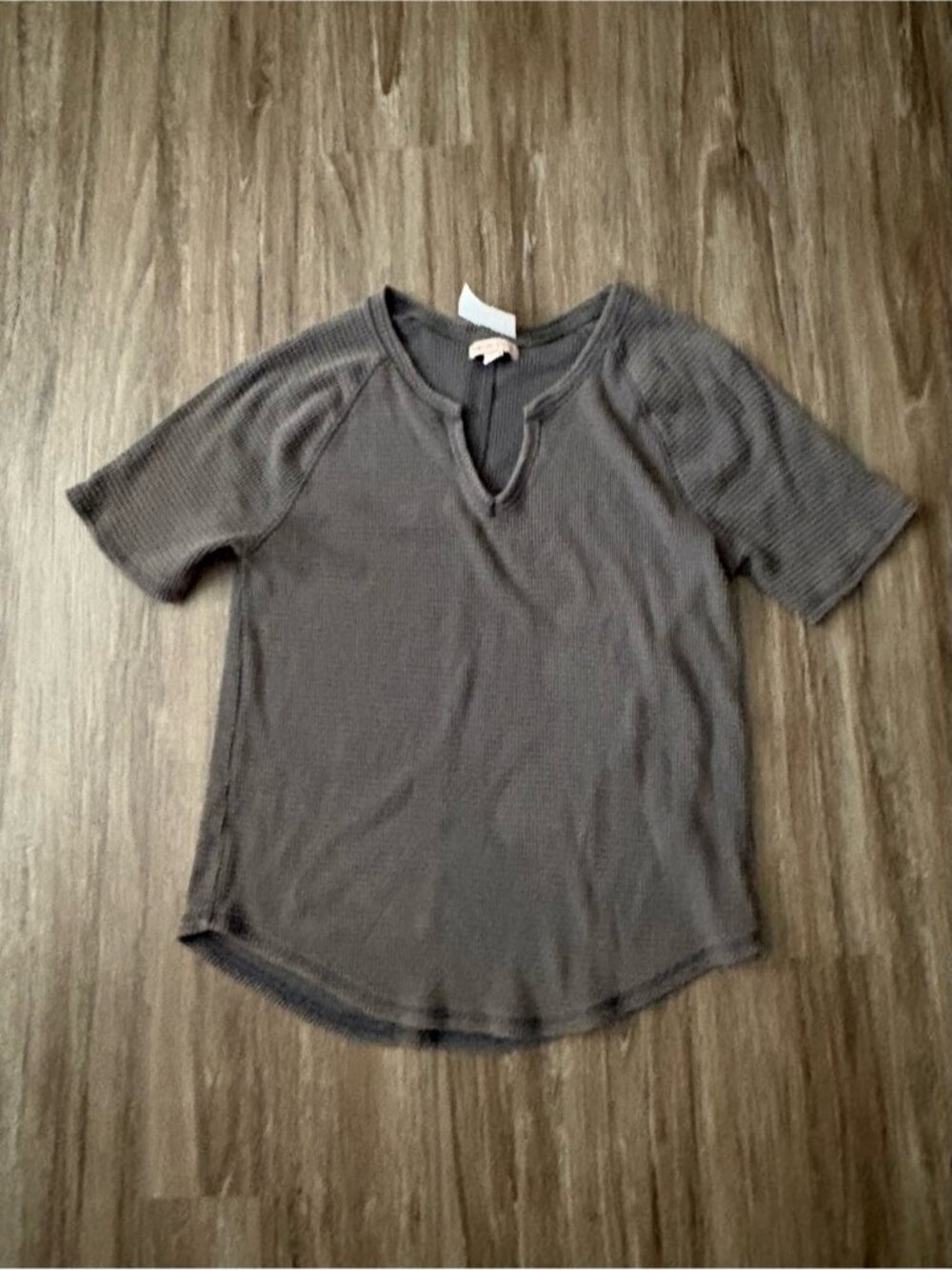 Knox Rose Short-Sleeve Waffle Knit Top in Charcoal Gray
